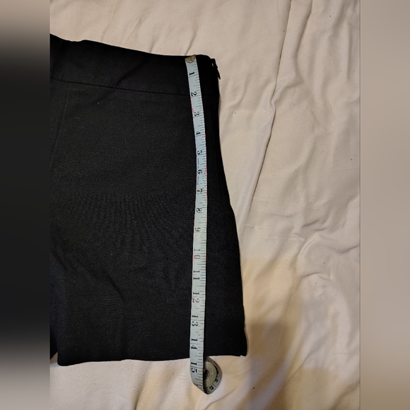 GAP Women's Black Shorts Size 8 - Picture 6 of 7